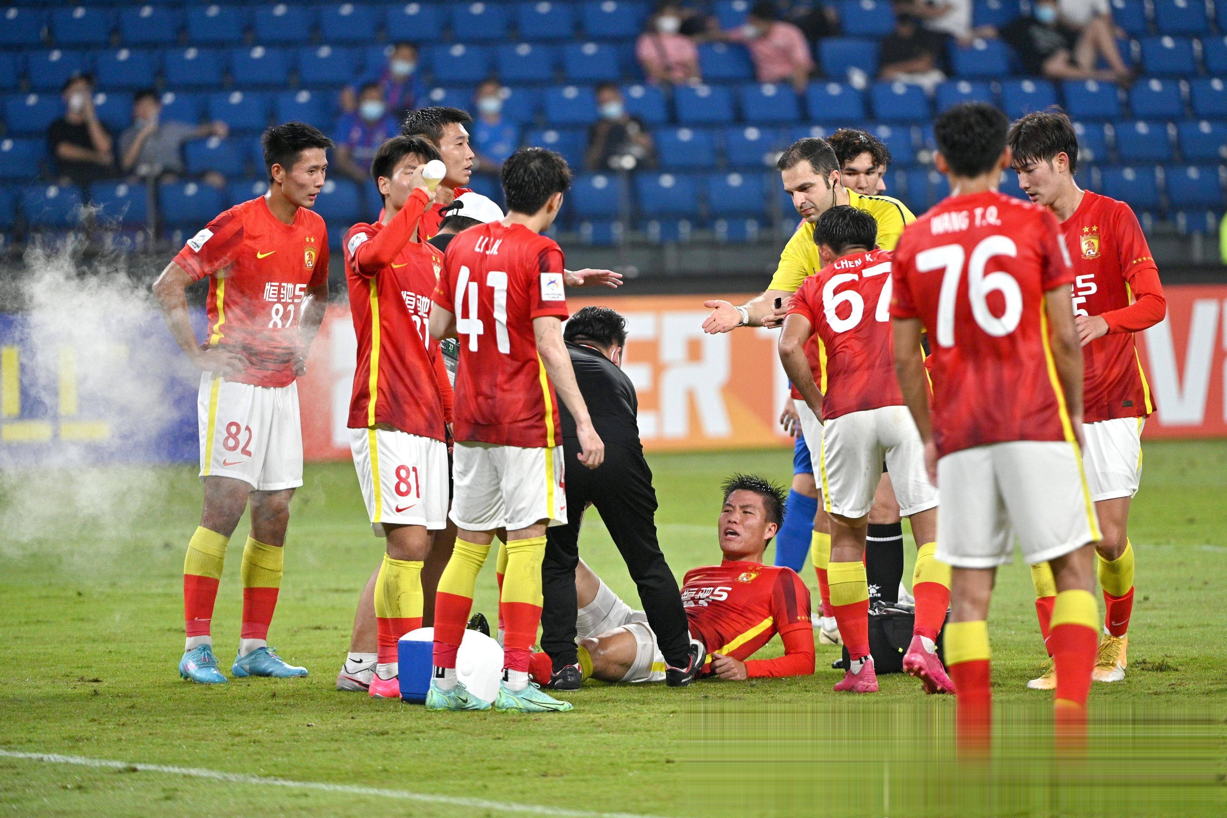 中超争冠球队压轴出场，抢眼亚冠赛场，全场震撼