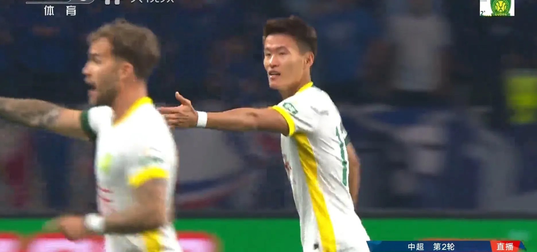 比赛幕后大揭秘，球员暗中苦战筹谋对策，表现亮眼