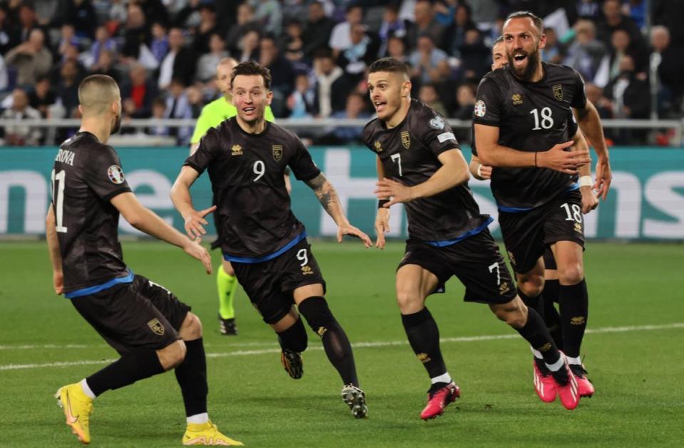 奥地利队凭借克拉马里奇的进球逼平挪威队，掌声雷动的简单介绍