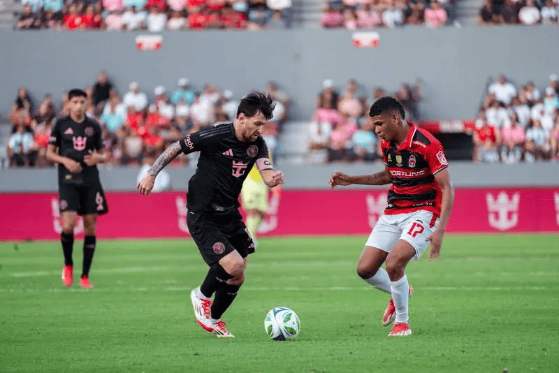 慕尼黑主场输球感到失望,需整改战术,全场震撼 慕尼黑主场输球感到失望,需整改战术,全场震撼