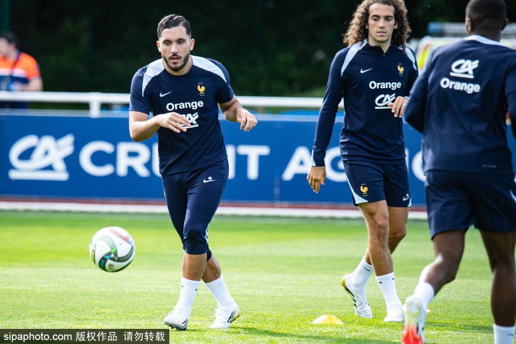 里昂教练公开批评球队进攻效率低下，稳步上升