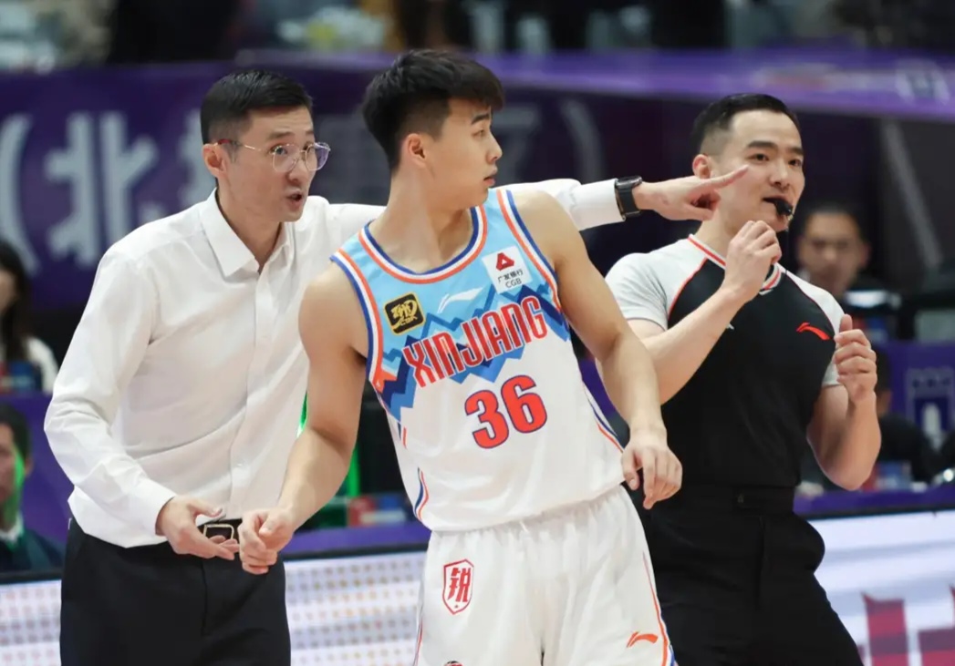 山西男篮逆转湖南队，时刻保持领先，振奋人心