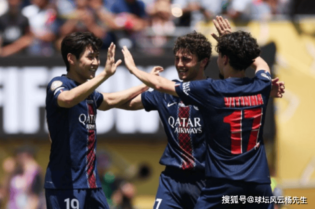 包含巴黎圣日耳曼球员间默契十足，展现出团队实力，战绩斐然的词条