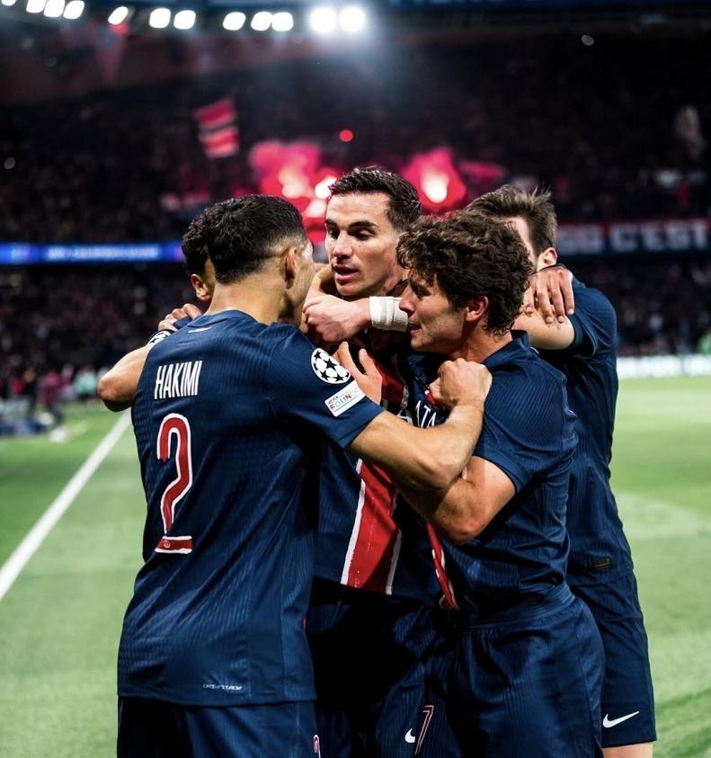 包含巴黎圣日耳曼球员间默契十足，展现出团队实力，战绩斐然的词条