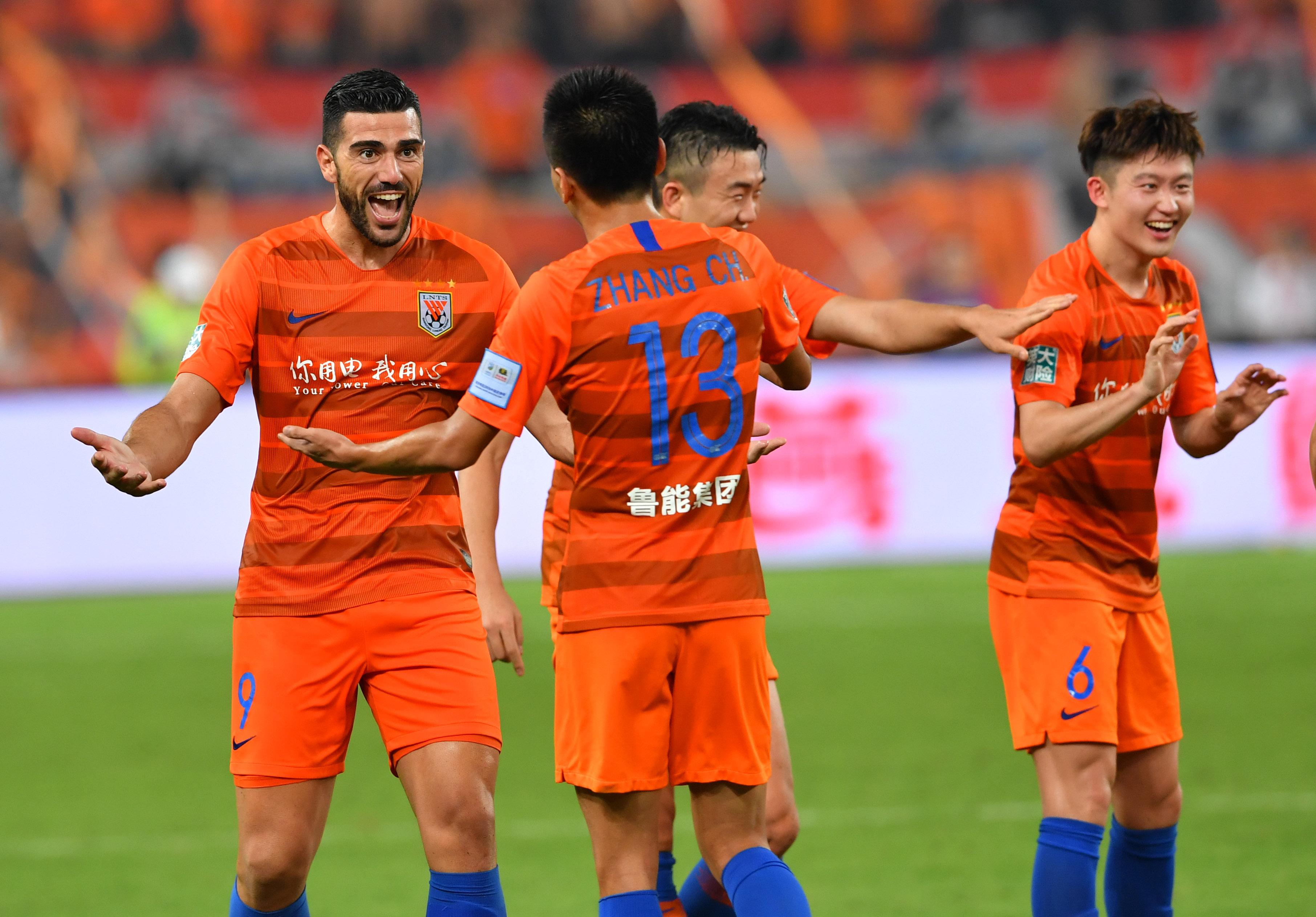 广州恒大五球狂胜重庆力帆，统治中超尽展强大体力，稳步上升