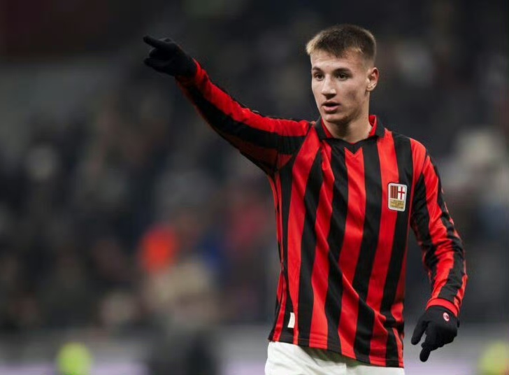 尤文图斯战平AC米兰，关键一役败兴而归，振奋人心