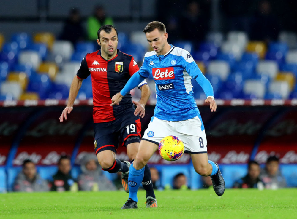 那不勒斯在危机中崛起，追求赛季成功的目标，掌声雷动的简单介绍