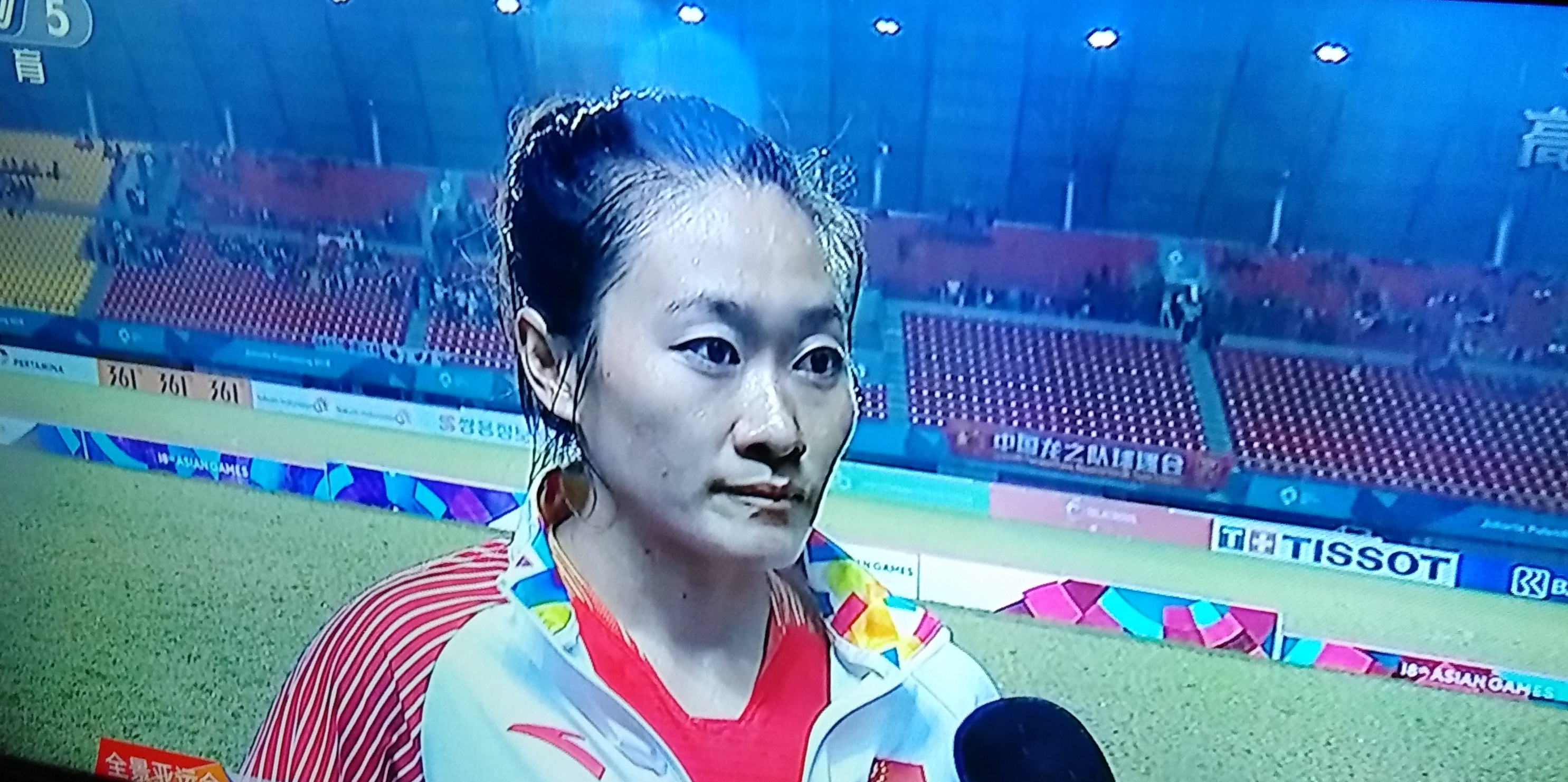 瑞士滑雪选手惨遭淘汰无缘奖牌，掌声雷动的简单介绍