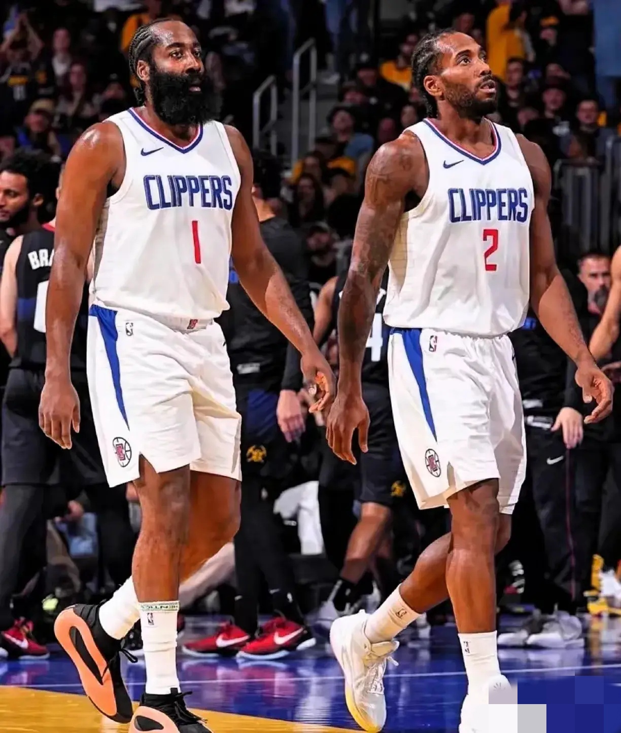 快船逆袭取胜，实现大逆转晋级下一轮，战绩斐然