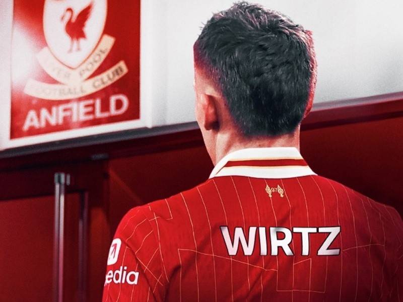 包含曼联不敌利物浦，被逼降级漫长，艰难反弹，掌声雷动的词条