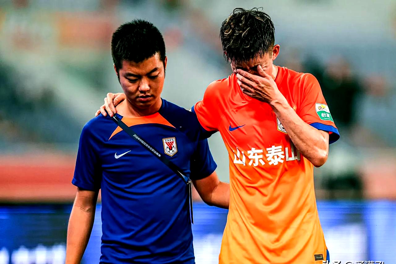 长春亚泰客场不敌广州富力，遗憾输球，掌声雷动