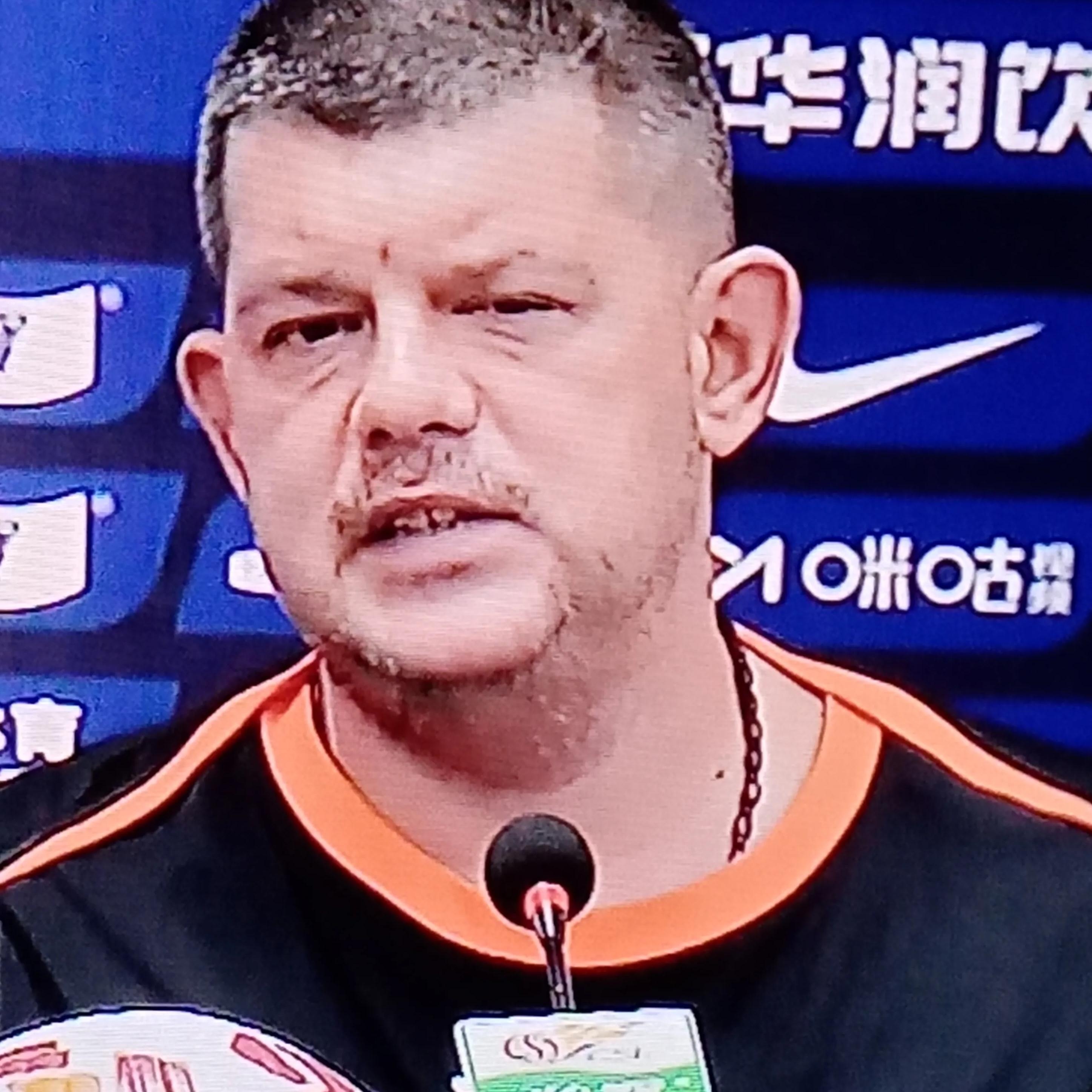 比利亚雷亚尔主帅赛后发表感言，对比赛结果感到满意，掌声雷动的简单介绍