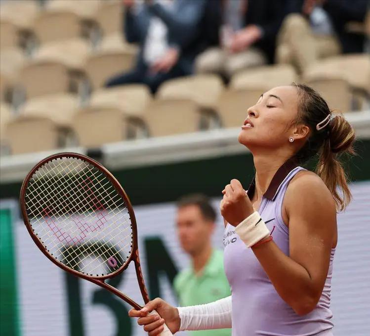 阿兰林突破对手防线，助球队获得胜利，稳步上升