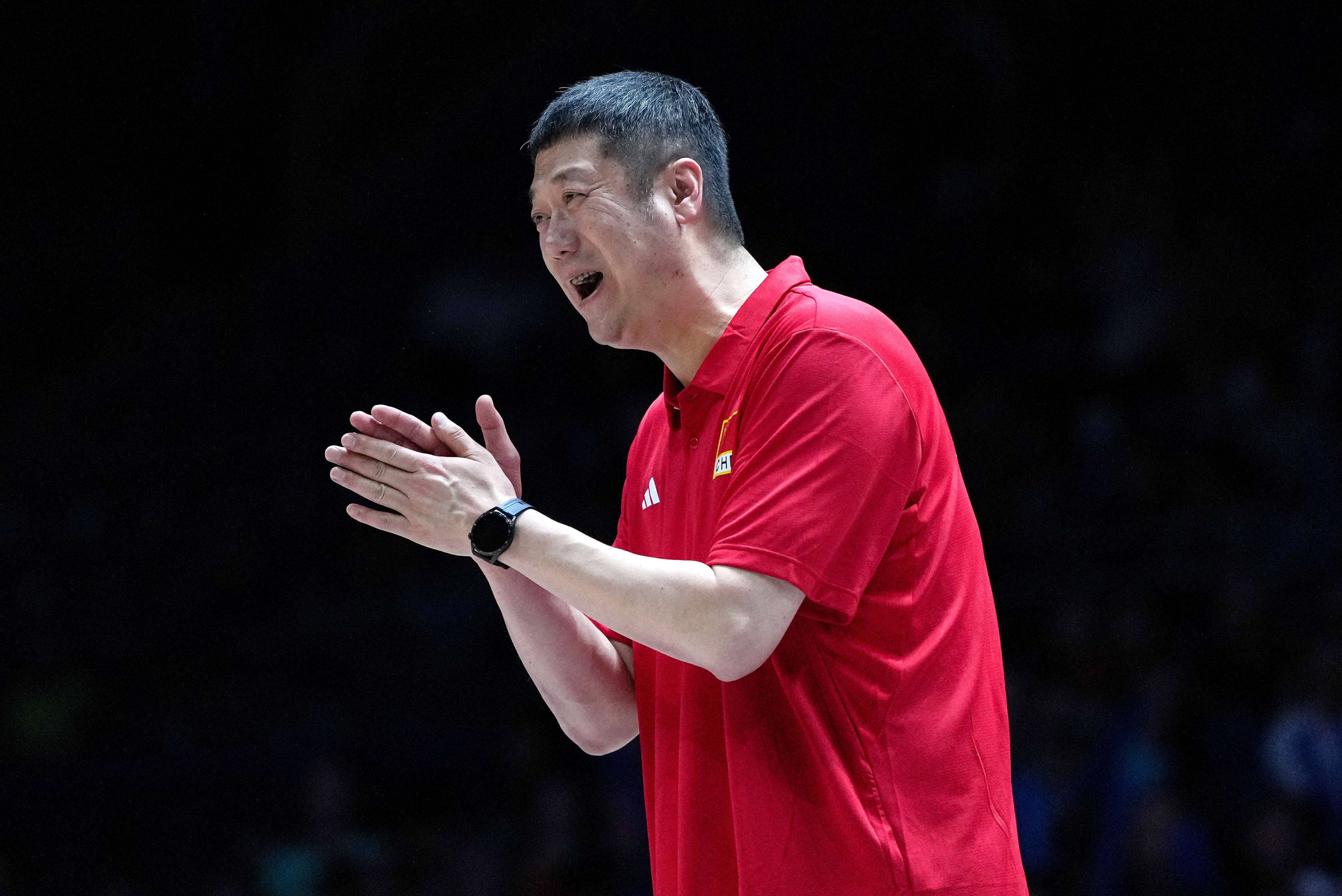 中国球队在重要比赛中创造历史佳绩，表现亮眼