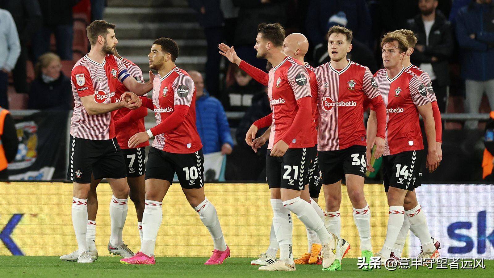 南安普顿球员表现出色：主教练对球队前景充满信心，掌声雷动的简单介绍