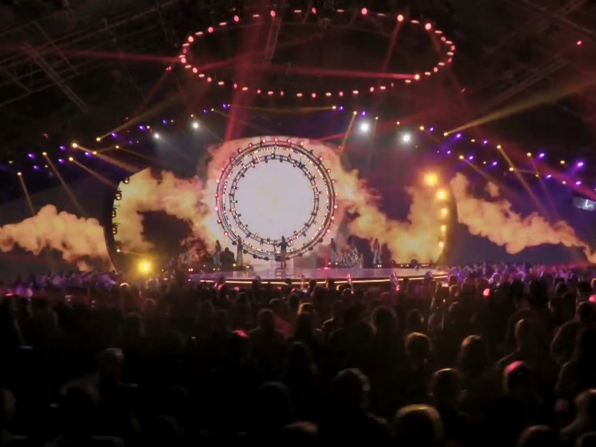 包含视觉盛宴!比赛场面惊险刺激,势不可挡的词条 包含视觉盛宴!比赛场面惊险刺激,势不可挡的词条