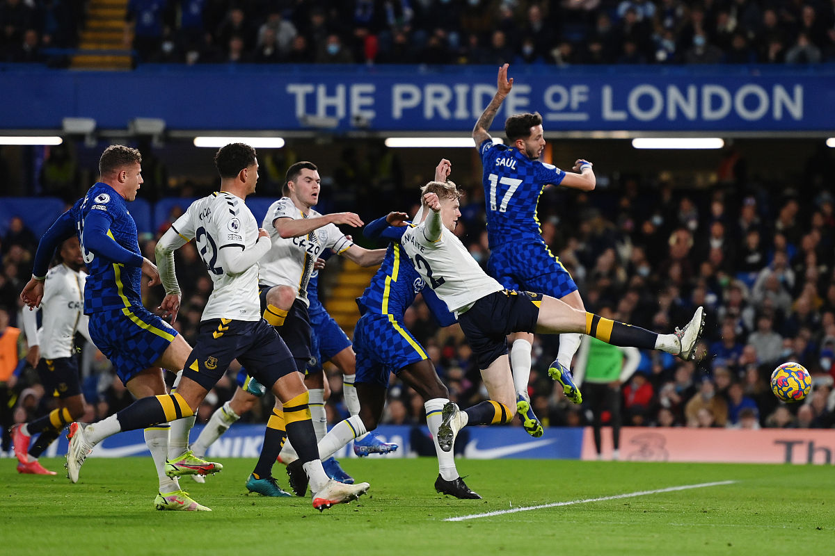 切尔西主场大胜，赢得赛季关键胜利，稳步上升的简单介绍