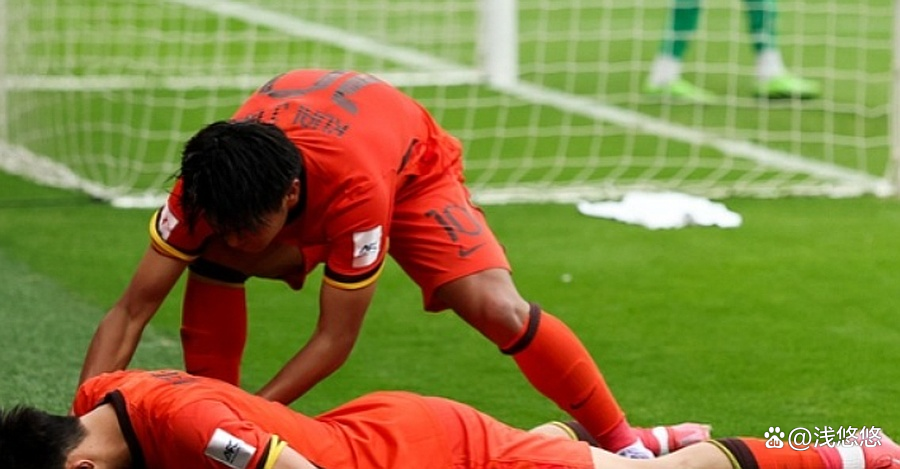 包含巴塞罗那遗憾出局，无缘本届欧冠决赛！，掌声雷动的词条