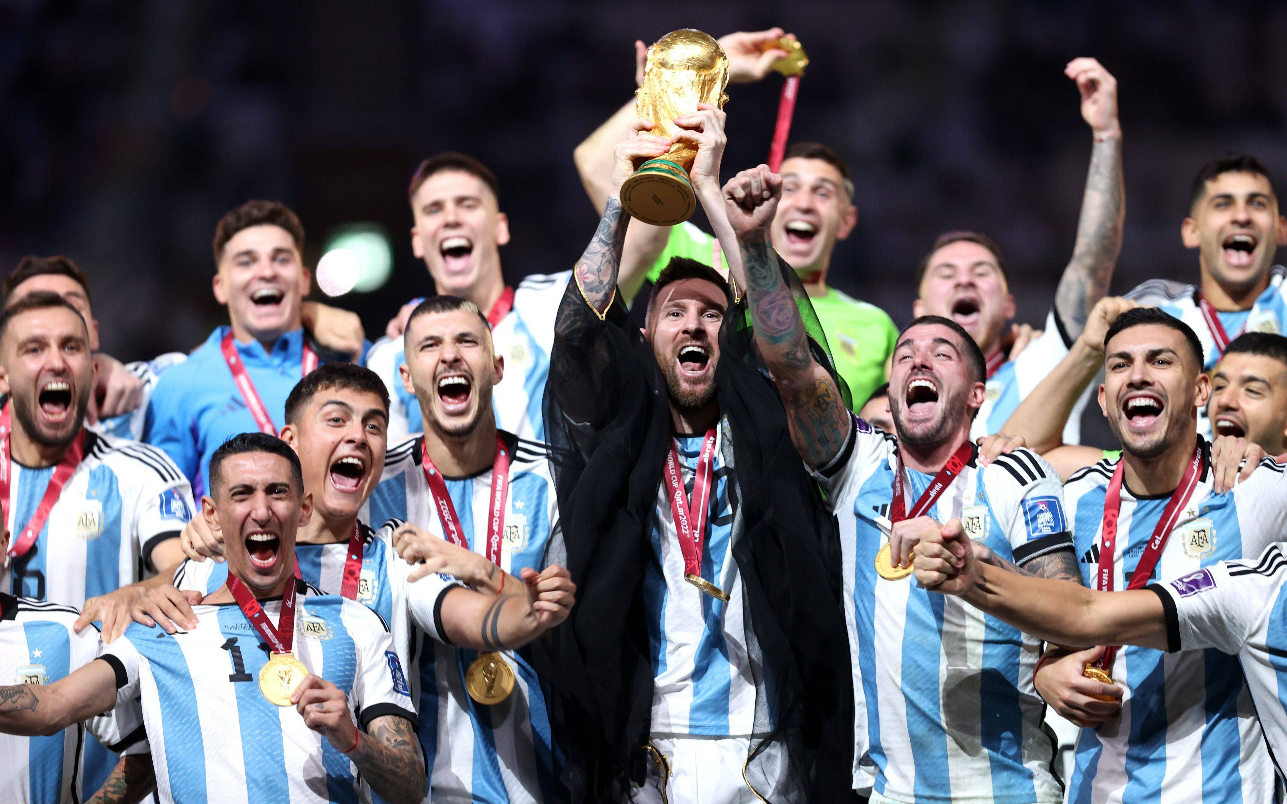 波兰鏖战哥伦比亚，迪马利亚扛起全队