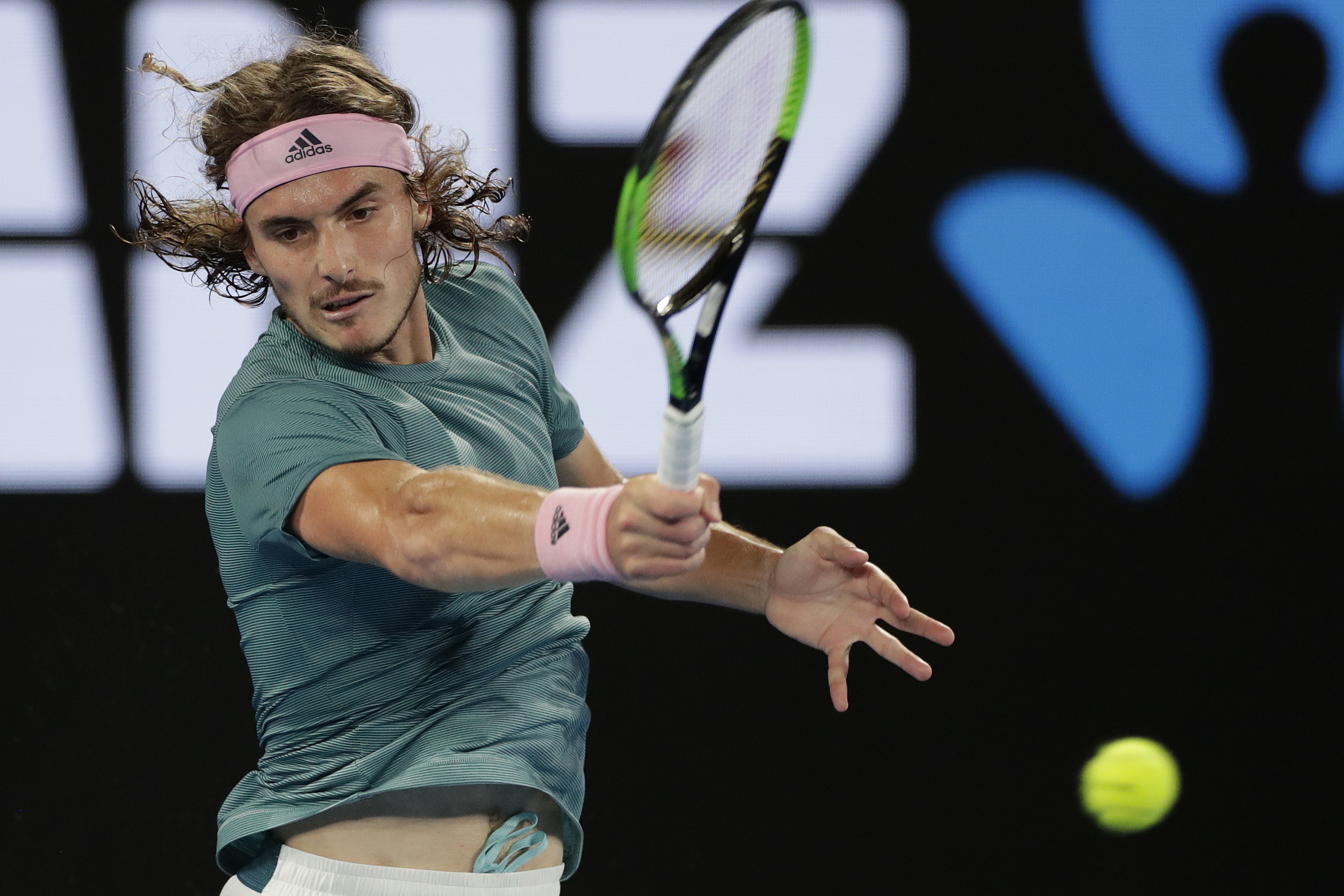 澳网横扫年终总决赛，西西帕斯刷新纪录