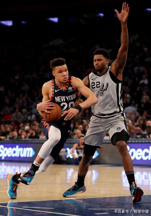 尼克斯轻取马刺，乔治统治全场